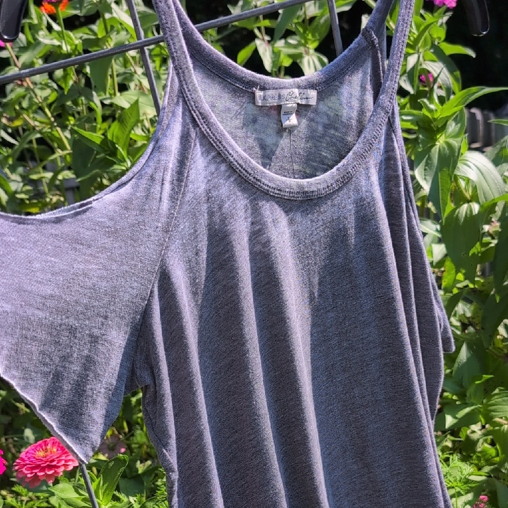 EXPRESS Heather Gray Cold Shoulder Tank Top - Picture 3 of 10